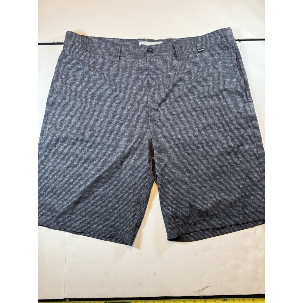 Travis Mathew Men's Golf Shorts Size 38 Grey/Black Performance Stretch Flatfront